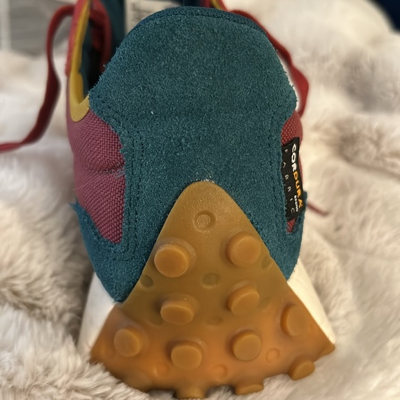 New Balance 327 M10/W11.5 Sneakers Shoes Red Teal  worn twice - Picture 7 of 12